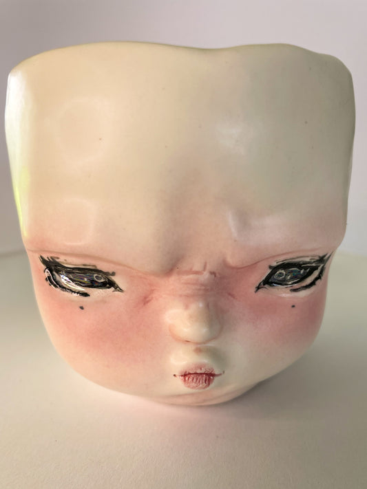 Taza de bebé enojado